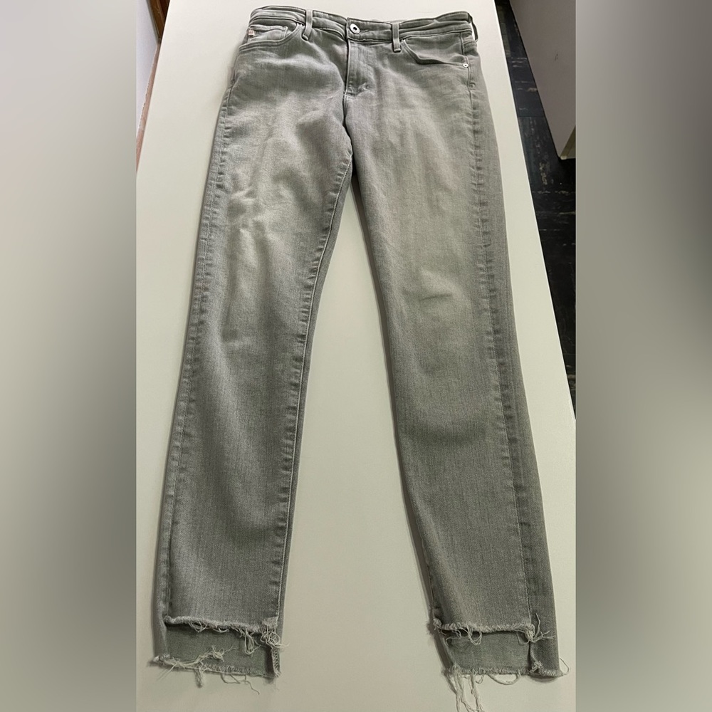 AG Adriano Goldschmidt Farrah Skinny Ankle
High-Rise in pale grey Denim sz  28R